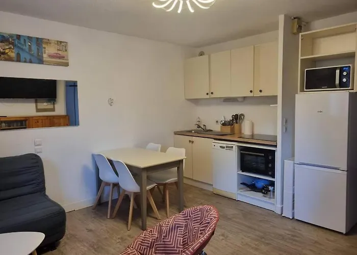 Appartement De 3 Pieces En Residence Avec Piscine